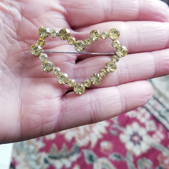 Rhinestone Glass Open Heart Brooch Jonquil Pale Yellow - Picture 6 of 8